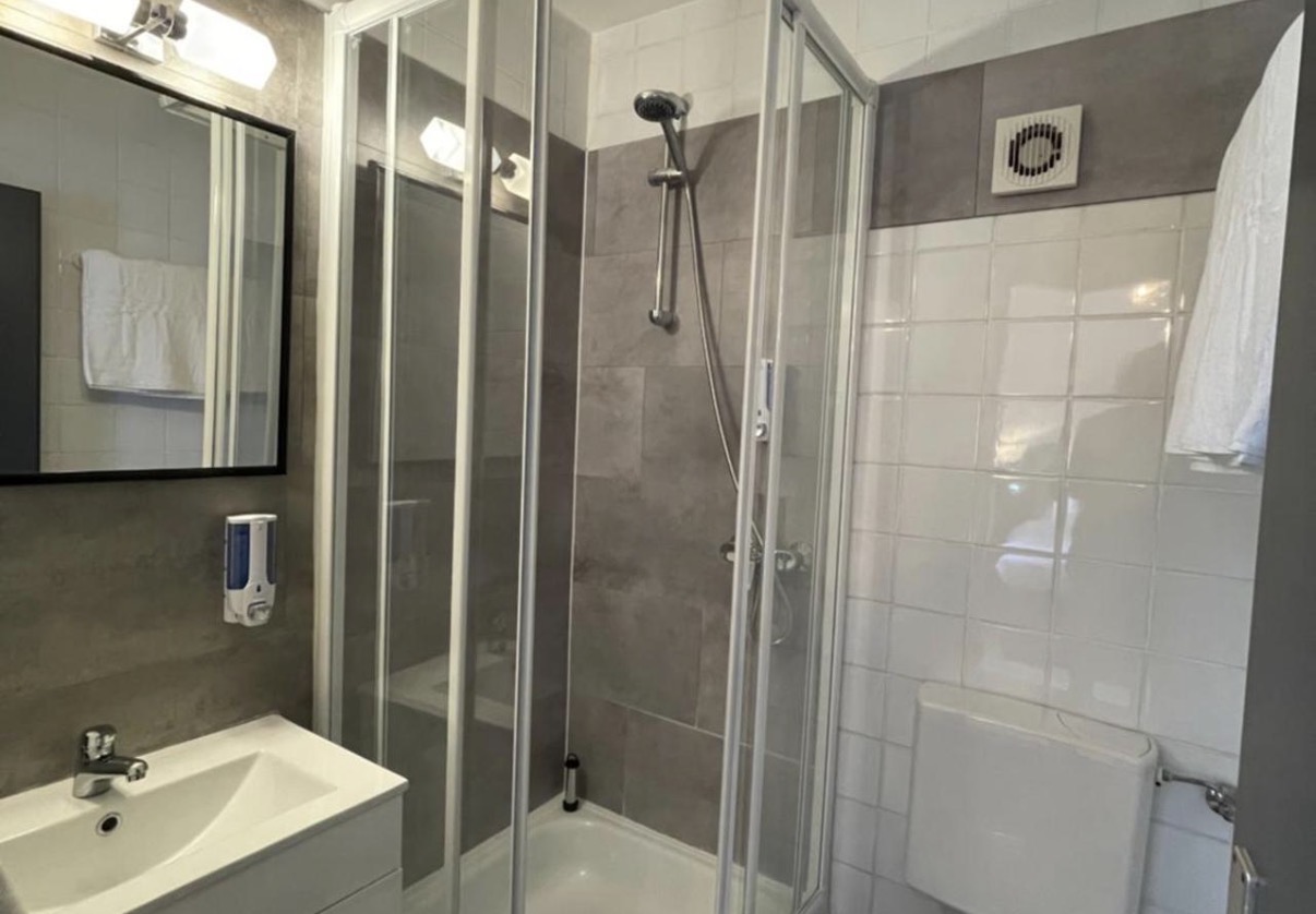 King Double Room: Badezimmer